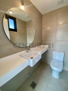 Avda. Primer Presiente esquina Auditores de la Guerra del Chaco , Mburucuyá, Asunción 00001, Paraguay