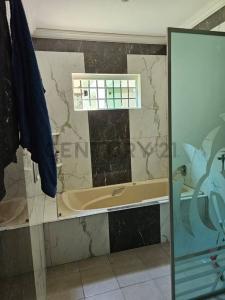 Calle 9 c/ Avda Ciervo Cua , Caacupé, Cordillera 00001, Le Paraguay