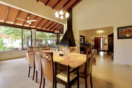 Leandro Allem 330, Luque, Central 00001, Paraguay