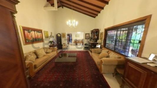 Leandro Allem 330, Luque, Central 00001, Paraguay