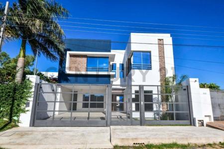 Tuyutí casi Capitan Juan Amarilla 985, Luque, Centralizzato 00001, Paraguay