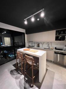 Av. Gral. José de San Martín casi, Asunción 001529 001529, Las Lomas, Asunción 00001, Paraguay