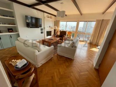 Solano Antuña , Villa Biarritz, Montevideo 11300, 우루과이