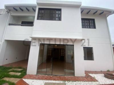 AVENIDA SANTOS DUMONT , Sur, Santa Cruz 00001, Bolivia