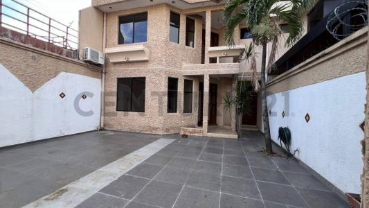 Calle Gobernador Seone , Sur, Santa Cruz 00001, Bolívia