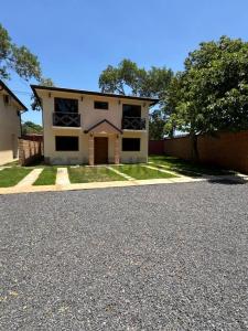 Curupayty e/ Campo Via y Rio Yhaguy 2350, Fernando De La Mora, Central 001001, Le Paraguay