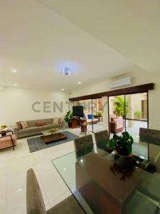 AV. ALEMANA ENTRE 7MO Y 8V0 ANILLO, LOS SAUCES , Norte, Santa Cruz 00001, 玻利维亚