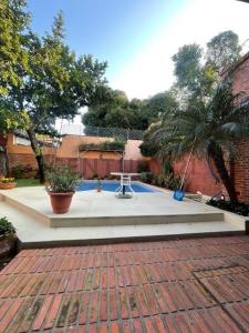 De la Residencia Nº.1138, Las Mercedes, Asunción 00001, Paraguay