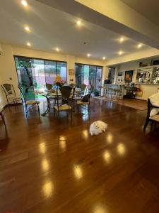 De la Residencia Nº.1138, Las Mercedes, Asunción 00001, Paraguay