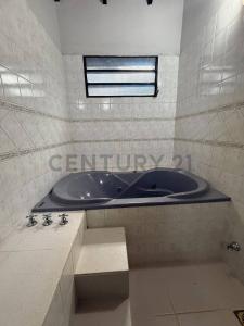 Primero de Marzo , Luque, Центральное 00001, Парагвай