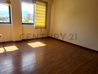 Calle Juan Capriles, Edif. Los Olivos II 812, Norte, Cochabamba, Боливия