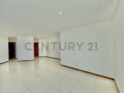 Torre Platinum piso 12 Dpto. 12A, Oeste, Santa Cruz 00001, Bolivia