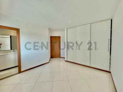 Torre Platinum piso 12 Dpto. 12A, Oeste, Santa Cruz 00001, Bolivia