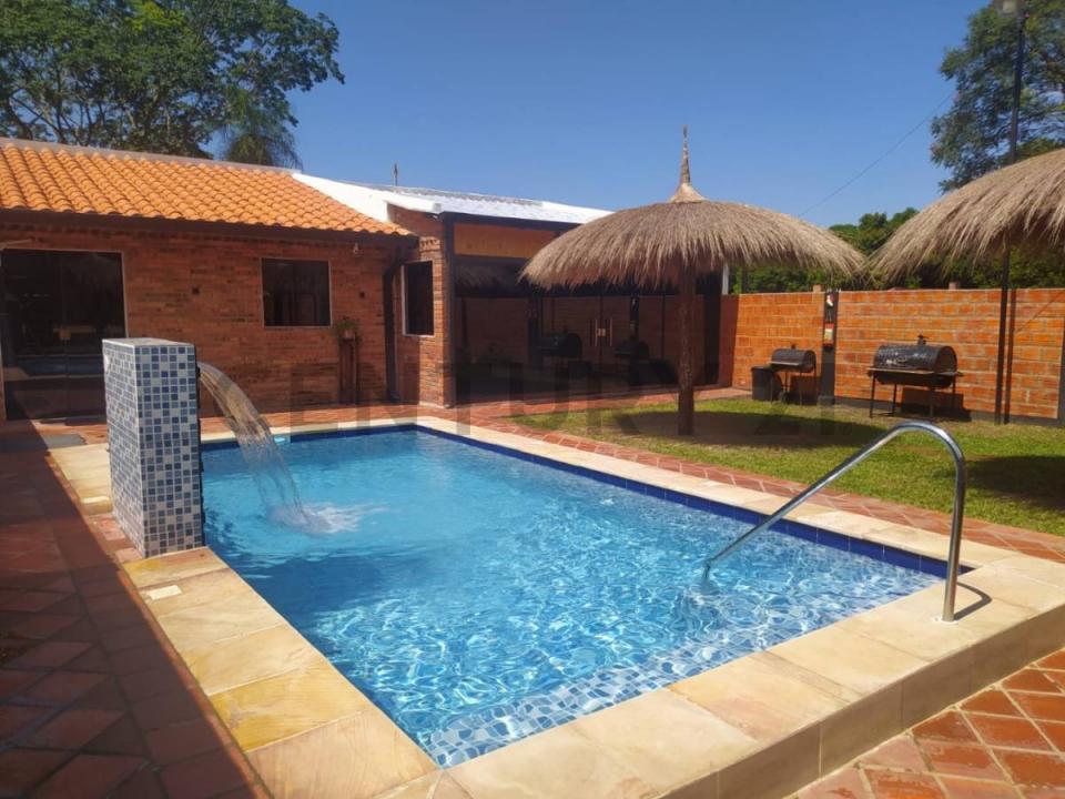 Calle sin nombre casi 17 de setiembre , Areguá, Central 00001, Paraguay