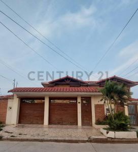 Urb. Las Palmitas Calle Sao 115, Sur, Santa Cruz 00001, Bolivia