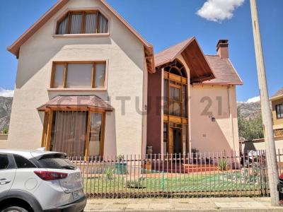 calle 11 N° 27 27, Mecapaca, La Paz 00001, Bolivia