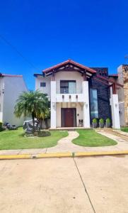 Condominio Versalles Calle B 163, Norte, Santa Cruz 00001, Bolivia