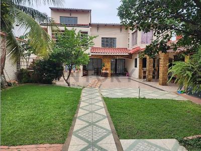 1ER Y 2DO ANILLO AV. TRINIDAD , Norte, Santa Cruz 00001, Bolívia