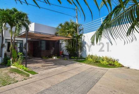 7mo anillo esquina Pero Velez , Norte, Santa Cruz 00001, Bolivia