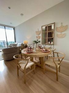 Edificio Spirit de Gaulle, sobre la calle Charles de Gaulle esquina Mc.Mahon , Recoleta, Asunción 0000, Paraguay