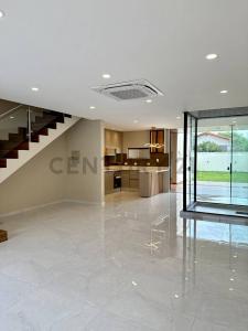 Benjamin Aceval casi Cnel. Oviedo , Luque, Central 00001, Paraguay