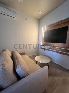 Charles De Gaulle, Mac Mahon, Asunción 1412, Villa Morra, Asunción 00001, Paraguay