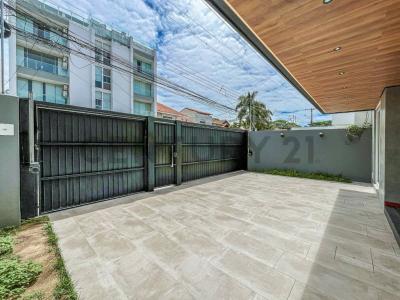 Av. Las Palmas Calle Quimome S/N , Oeste, Santa Cruz 00001, Bolivie