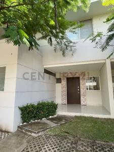 av pirai entre sexto y septimo anillo detras de la upb las palmas del oeste 15, Oeste, Santa Cruz 00001, Bolivia