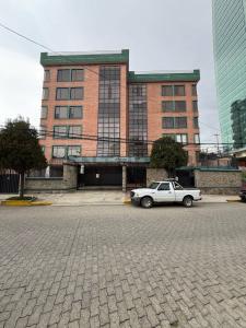 Calacoto, Edif Summa , Calacoto, La Paz 00001, Bolivia