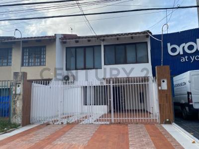 Marcelo Terceros Banzer # 218 barrio Sirari , Oeste, Santa Cruz 00001, Bolivia