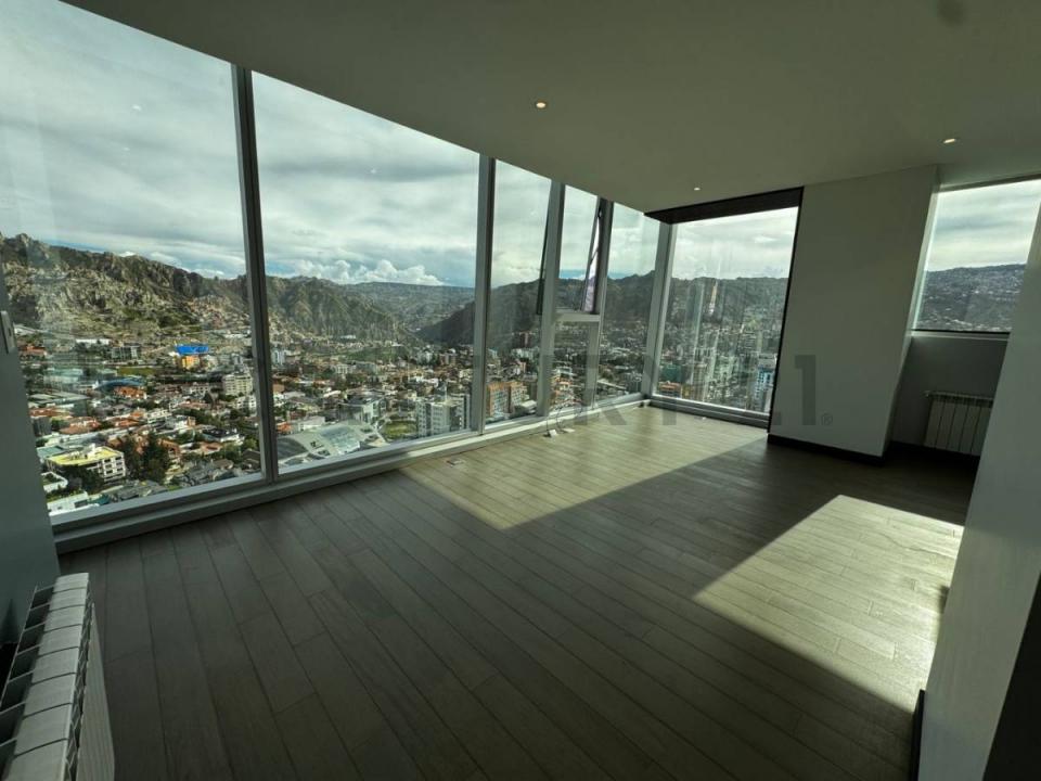 Avenida Fuerza Naval entre calles 17 y 18 1087, Calacoto, La Paz 00001, Bolivia