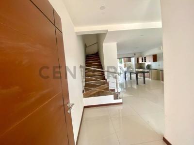 Calle Francisco Bernachi 3225, Oeste, Santa Cruz 00001, Bolivia