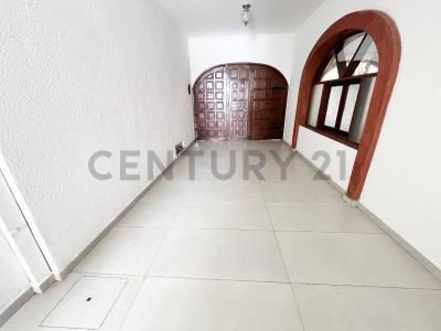 Calle Manuel Ignacio Salvatierra entre Tarija y Cobija , Centro, Santa Cruz 00001, בוליביה