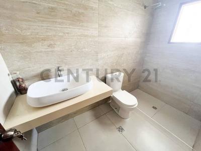 Calle Manuel Ignacio Salvatierra entre Tarija y Cobija , Centro, Santa Cruz 00001, בוליביה