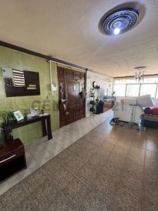 Este, Cochabamba 00001, Bolivia