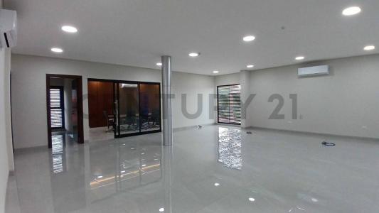 Este, Santa Cruz 00001, بوليفيا