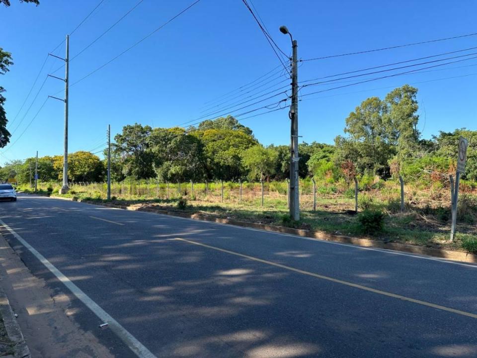 Fernando De La Mora, Central 00001, Paraguay