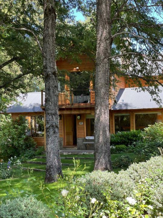 los tulipanes , altos del sol , San Martín De Los Andes, Неукен 8370, Аргентина