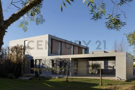 Ugarteche 579, Rosario, Santa Fe 2000, Argentina