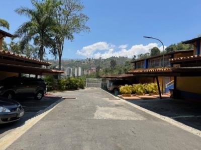 Calle Alto Los Pinos, Sector La Cabaña Conjunto Residencial Semeruco, Caracas, Miranda 1083, Venezuela