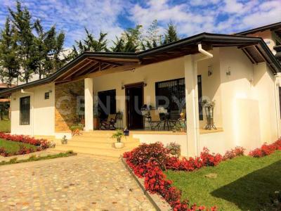 Guatape, Antioquia 00001, Colombia