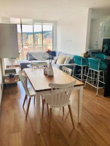 Calle 142 , Bogotá, Cundinamarca 00001, Kolombiya