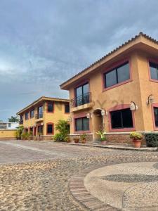 AVENIDA VENEZUAL C R VILLAS PARAGUACHI, Lechería, Anzoategui 00001, Venezuela