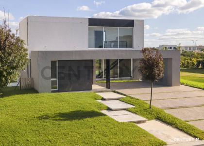 Avenida Los Lagos , Escobar, GBA Norte 00001, Argentina