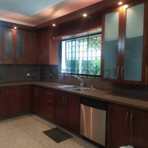 segunda Avenida entre novena y decima transversal Quinta Los Tutis, Caracas, Miranda 00001, Venezuela