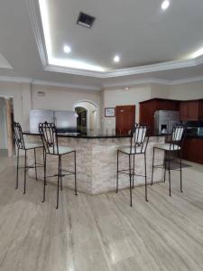 avenida octavio camejo urbanización las villas, Lechería, Anzoategui 6016, Venezuela