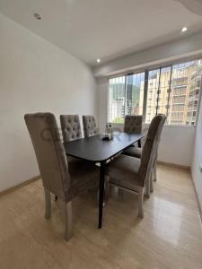 Calle Valparaiso Res. Parque Paraiso, Caracas, Distrito Capital 00001, Venezuela