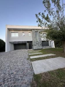 63 2260, Berazategui, GBA Sur 1, Argentina