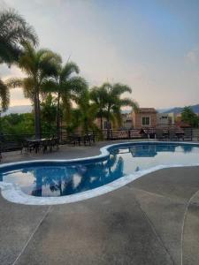 Altos de Guataparo Vistalago, Valencia, Carabobo 2001, Venezuela