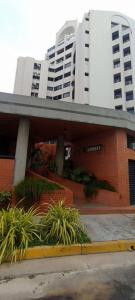 CALLE 118 Apartamento en Res. Sayonara, Valencia, Carabobo 2001, Venezuela